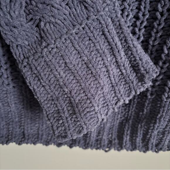 Kendall & Kylie Crew Neck Purple Soft Chunky Cable Knit Cropped Sweater Size S - Picture 6 of 6